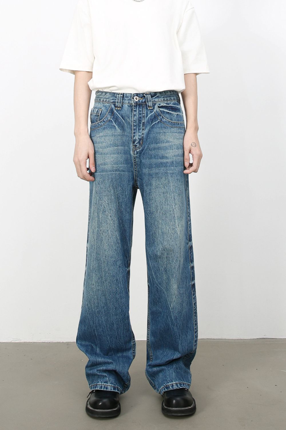 Men's Mid Rise Loose Fit Jeans