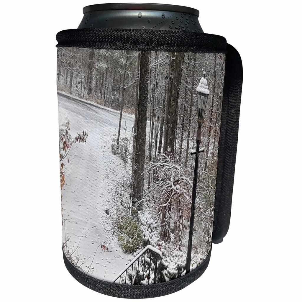 3dRose TDSwhite – Winter Seasonal Nature Photos - Winter Scene Snow Dusting - Can Cooler Bottle Wrap (cc_285057)