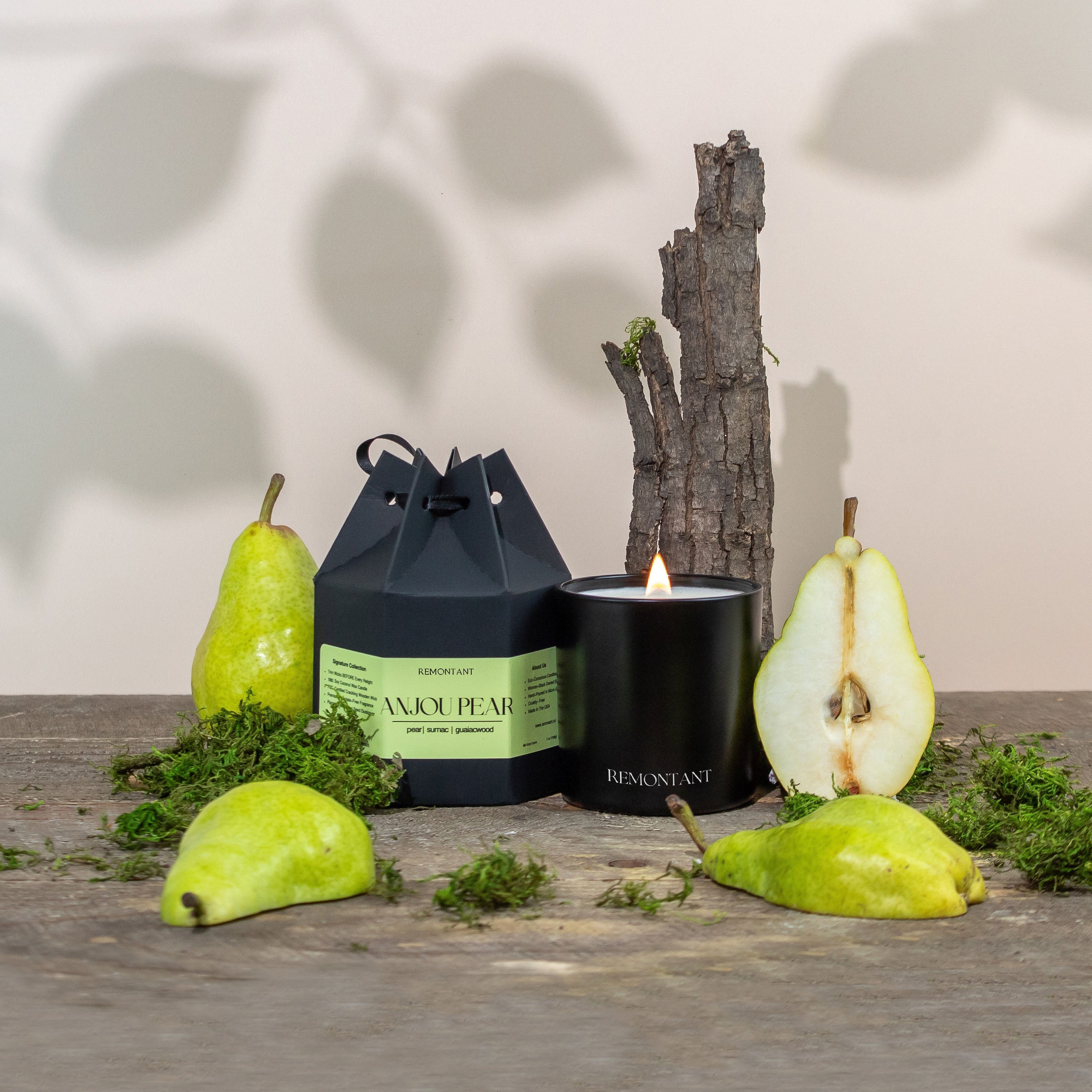 Anjou Pear Candle | Pear ~ Sumac ~ Guaiacwood | Wood Wick Candle