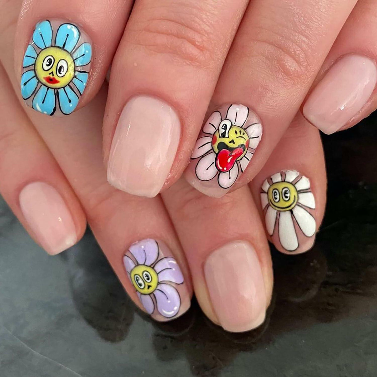 RIICFDD Summer Press On Nails Short Square Nude Pink Flower 24Pcs